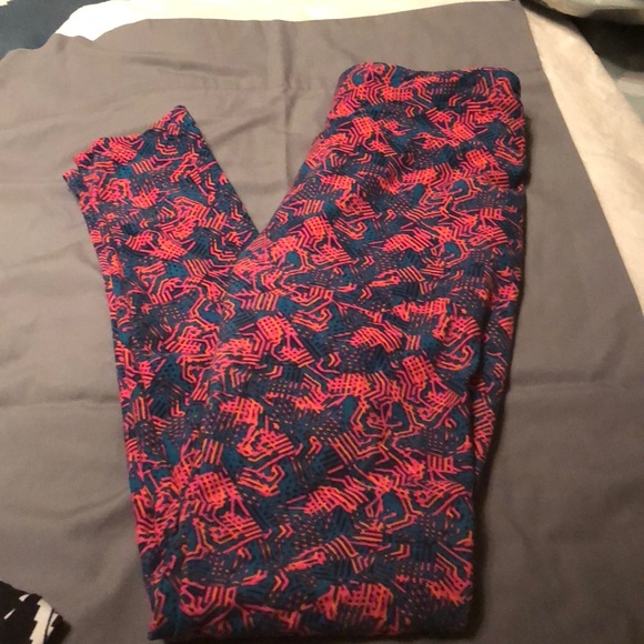 Lularoe - Picture 2 of 2